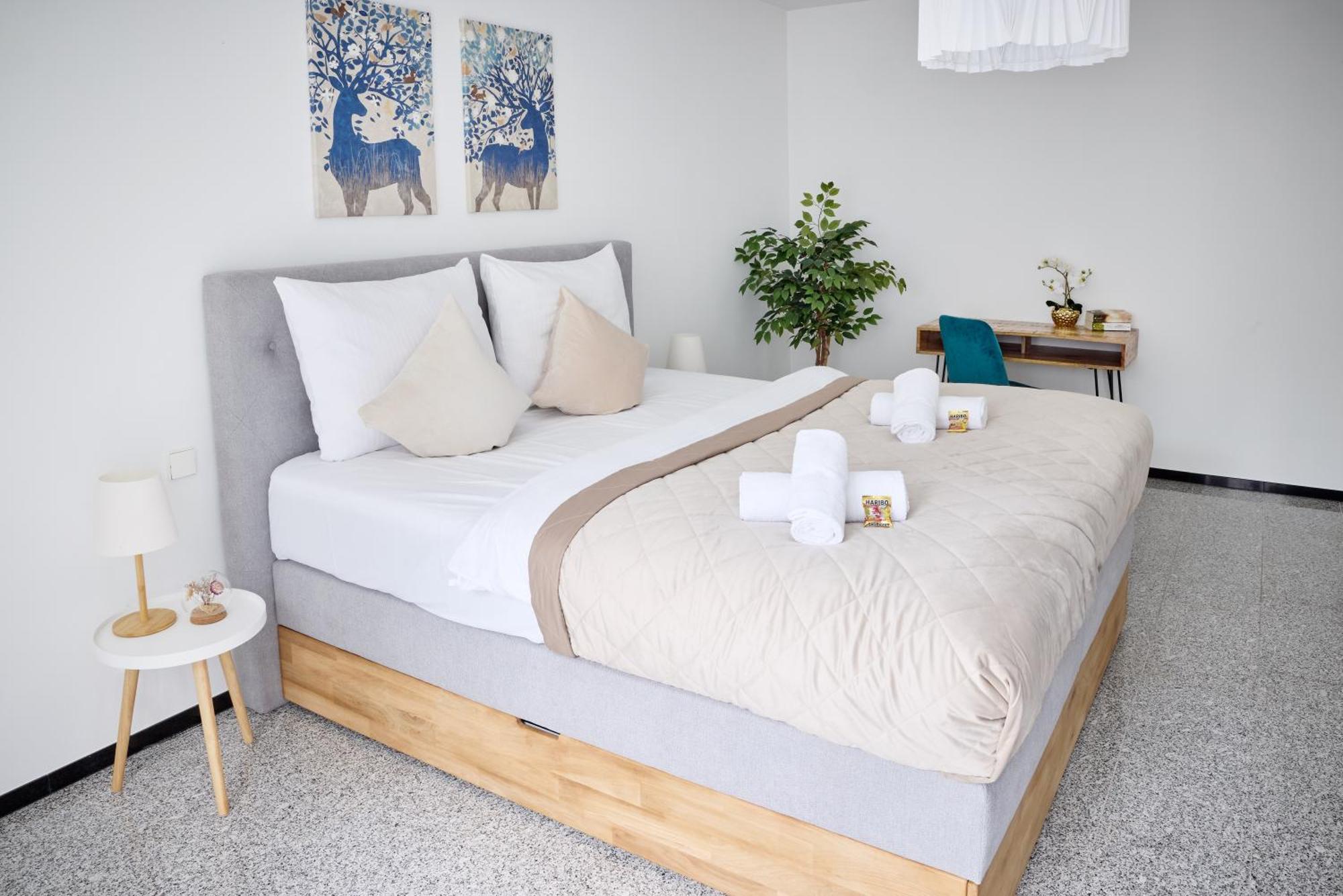 Idee Living: Penthouse Apartment Mit Parkplatz Weinheim Exterior foto