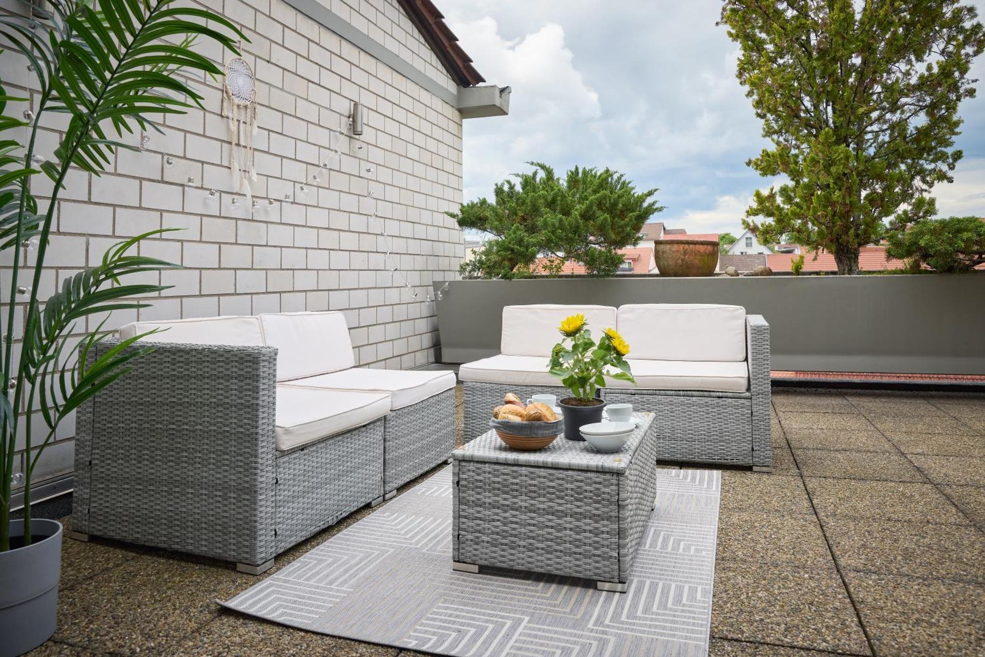 Idee Living: Penthouse Apartment Mit Parkplatz Weinheim Exterior foto
