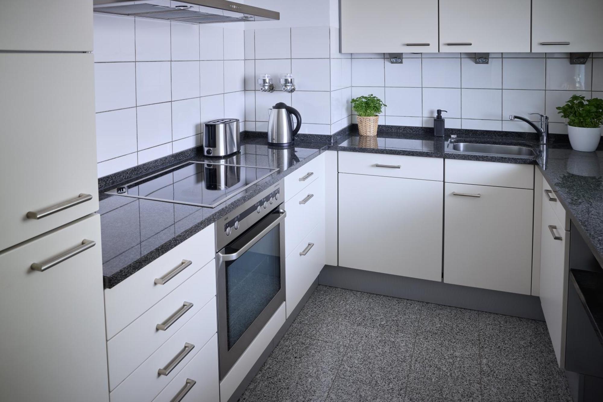 Idee Living: Penthouse Apartment Mit Parkplatz Weinheim Exterior foto